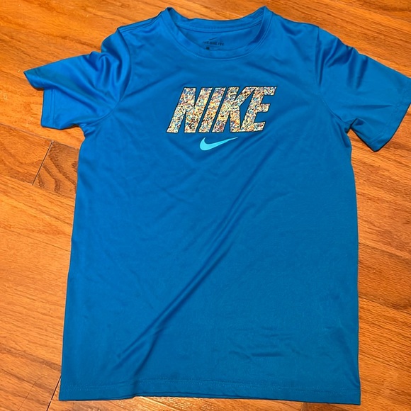 Nike Dri Fit Tee - Picture 1 of 1